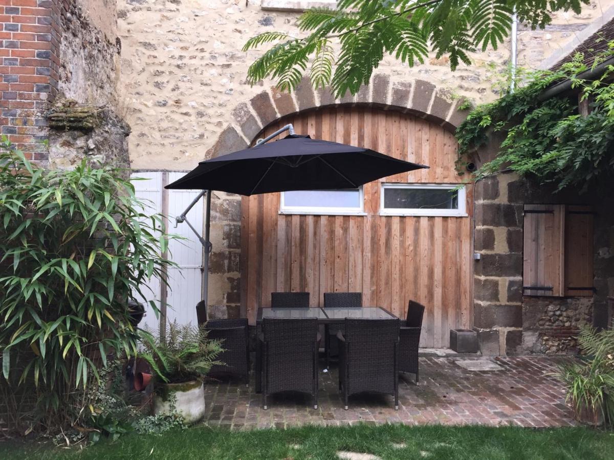 L Annonce N Est Pas D Actualite Ne Pas Prendre De Reservation Villa Saint-Fargeau  Exterior photo